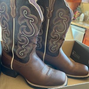 9.5 womens ariat boots. Worn only twice for less than an hour.